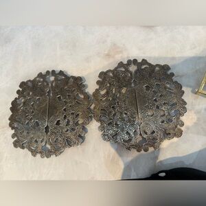 Antique-Style metal trivet set of 2